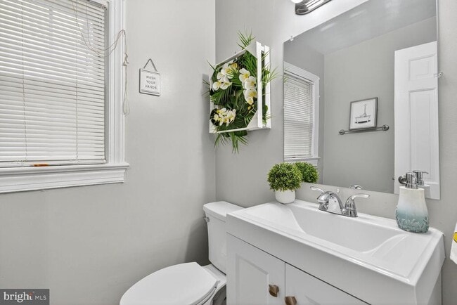 Building Photo - 9824 Old Fort Rd