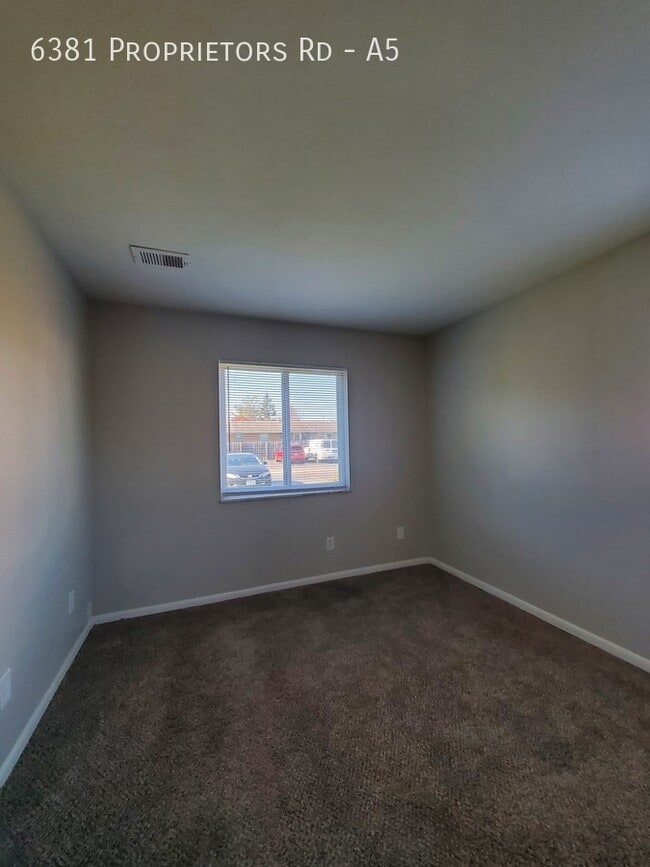 Building Photo - 3 Bedroom 2 Bath Apartment in Worthington