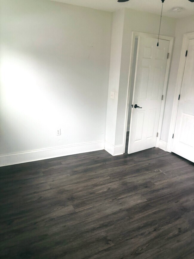 Building Photo - 82 Oliver Dr