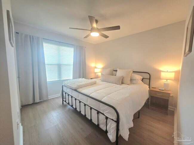 Building Photo - 4375 White Cedar Ct