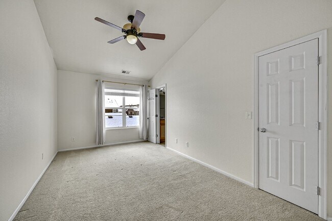 Building Photo - $1,795.95- 2-Bed 2.5 Bath Townhome in Colorado Springs with Fenced-in Yard and Laundry In Unit!