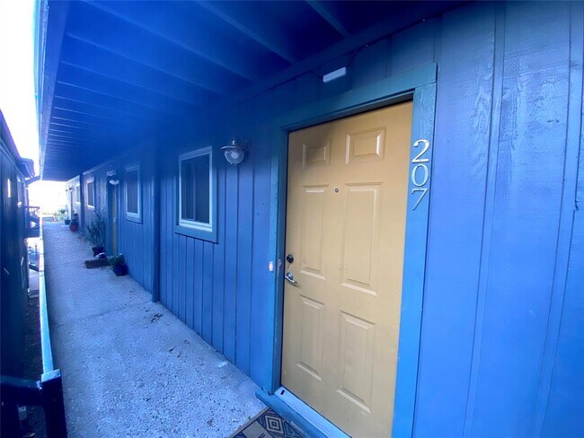 Building Photo - 3815 Guadalupe St