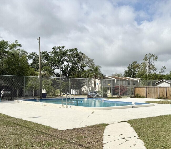 Building Photo - 5118 Tennis Ct Cir