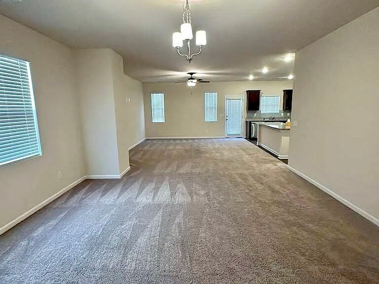 Building Photo - 105 Berry Dr