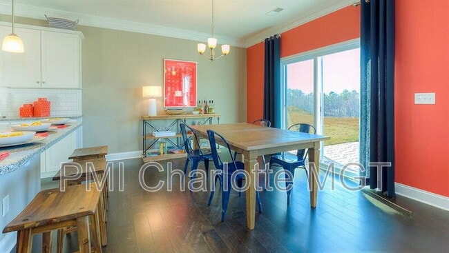 Building Photo - 1120 Walbury Hl
