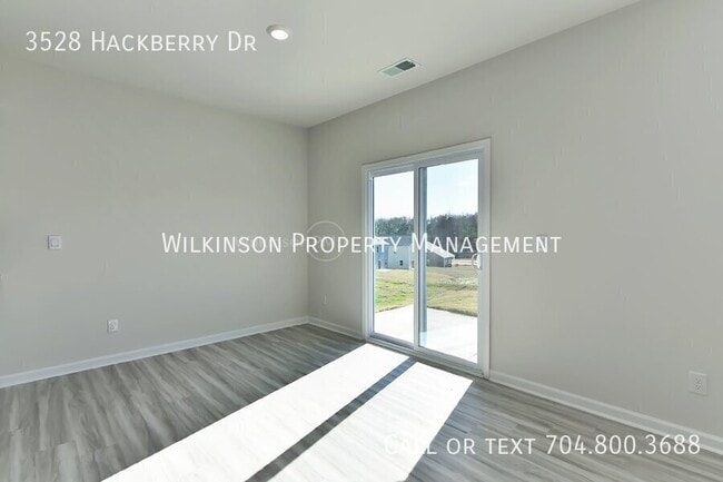 Building Photo - 3528 Hackberry Dr