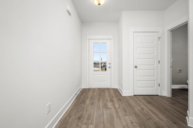 Building Photo - 2626 Unitas Dr