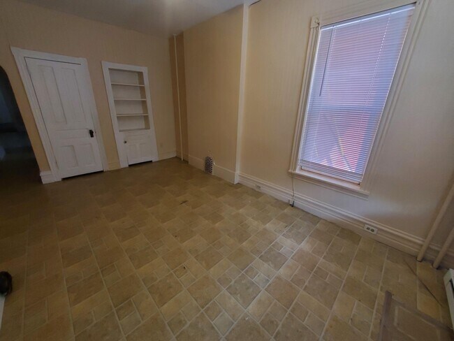 Building Photo - 638 2nd1
