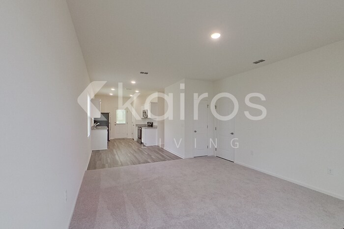 Building Photo - 644 Castillo Dr