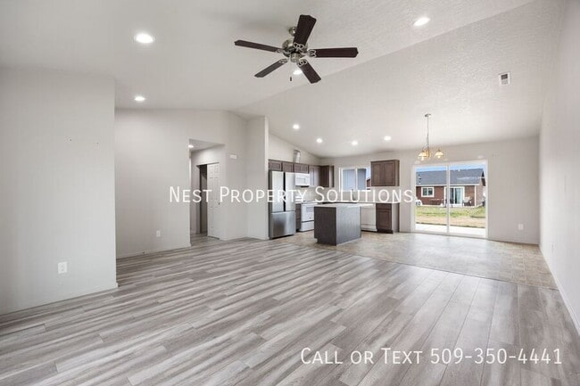 Building Photo - 935 E Mt. Adams St