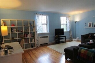 Building Photo - 1498 Beacon St
