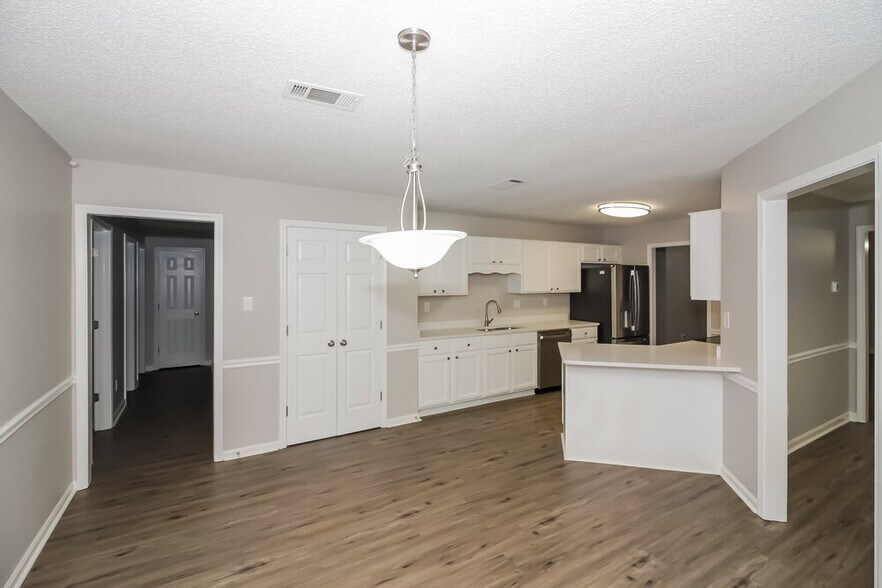 Building Photo - 1506 Appling Wood Cove S