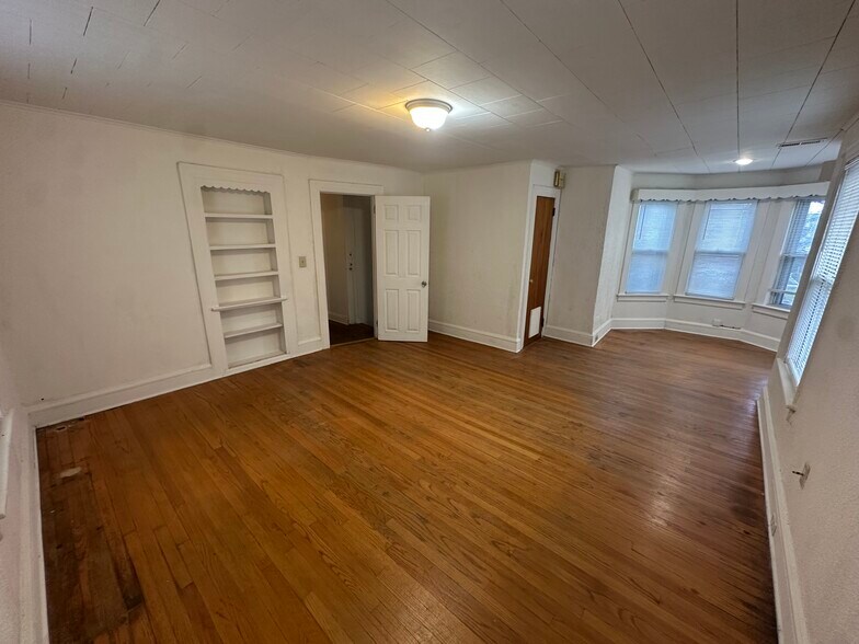 Building Photo - 212 Jackson Ave