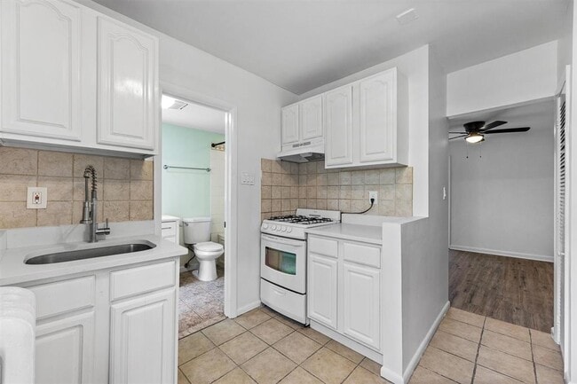 Building Photo - 258 9th St