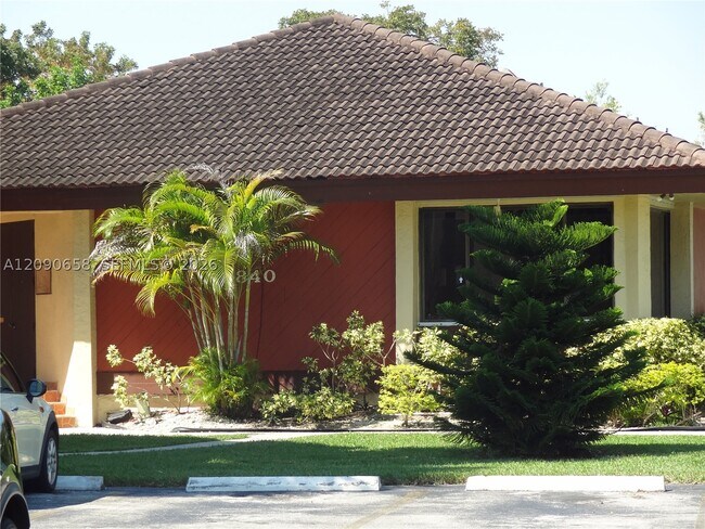 Building Photo - 8850 SW 123rd Ct