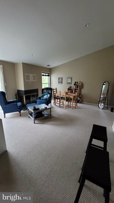 Building Photo - 119 Commonwealth Ct