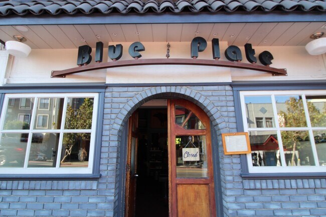 Building Photo - Bernal/Mission/Noe: Updated Flat w/ Shared...