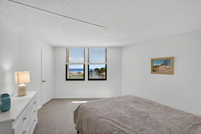 Building Photo - 2800 N Ocean Dr