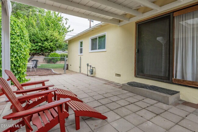 Building Photo - 22637 Mariano St