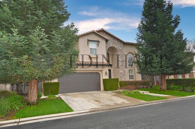 Building Photo - 11348 N Via Ventana Way