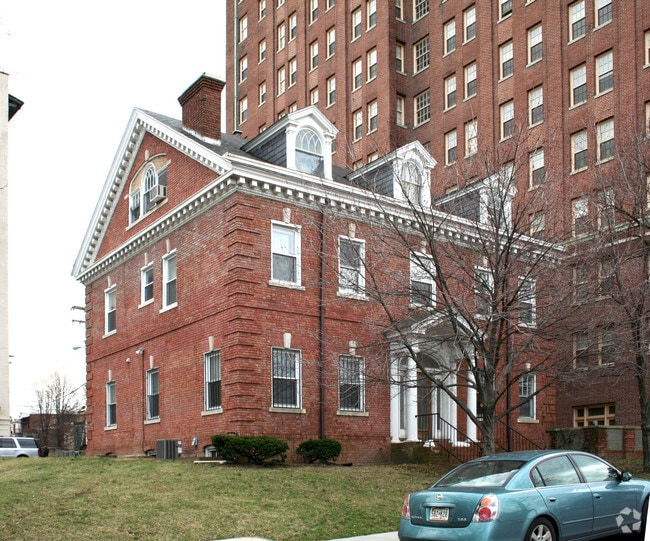 Building Photo - The Mansion Apartments at Cloversdale