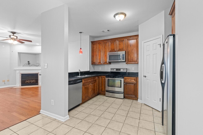 Building Photo - 2207 River Park Ct