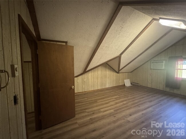 Building Photo - 1203 Hibriten Dr SE