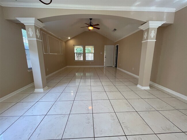 Building Photo - 9715 Raul Hector Dr