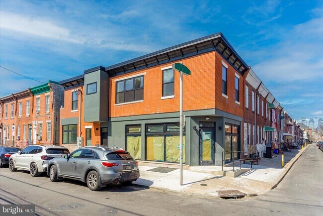 Building Photo - 1754 S Chadwick St