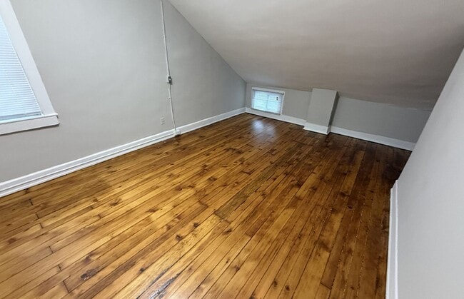 Building Photo - 2825 Glendora Ave