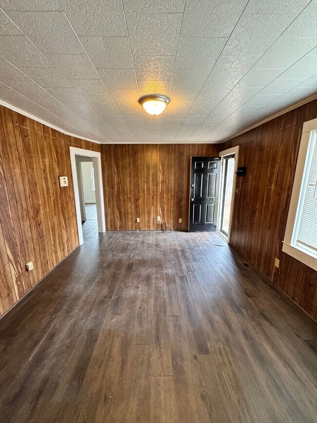 Building Photo - 2/1 House in Shelby, NC - House will be deep cleaned