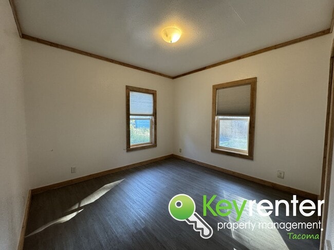 Building Photo - Newly Remodeled 2-Bedroom Home in Morton!
