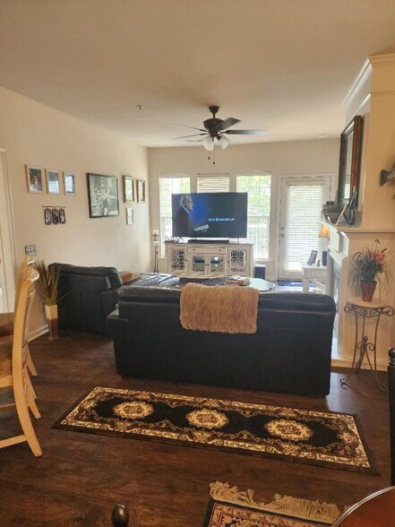 Building Photo - 14861 Santa Lucia Dr