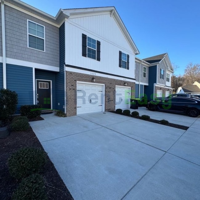 Building Photo - 1229 Parkley Dr