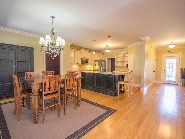 Building Photo - Luxury Living in Canebrake – Spacious, Stylish & Perfectly Located!
