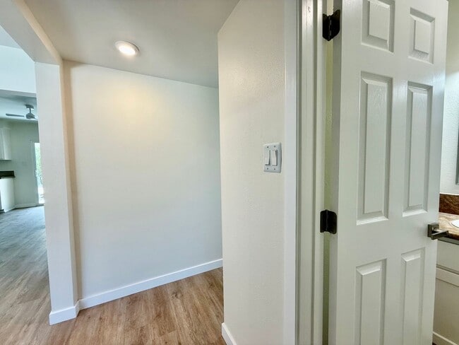 Building Photo - Beautifully Remodeled 3-Bed, 2-Bath Home i...