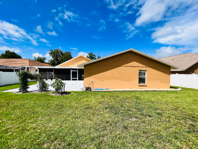 Building Photo - 3909 Yellow Finch Ln