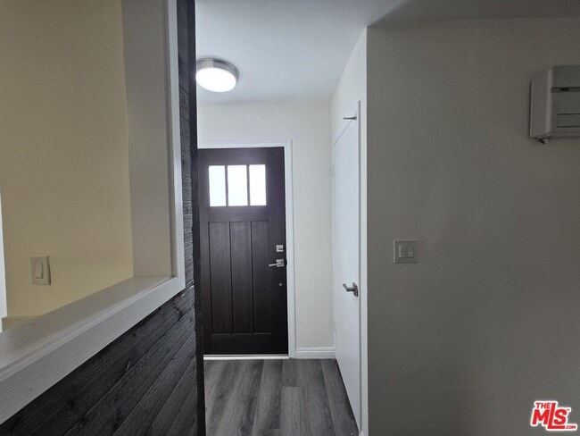 Building Photo - 517 N Francisca Ave