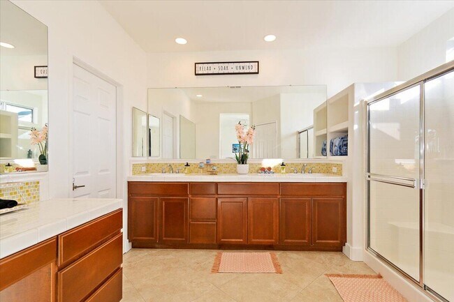 Building Photo - 47450 Manteca Ct