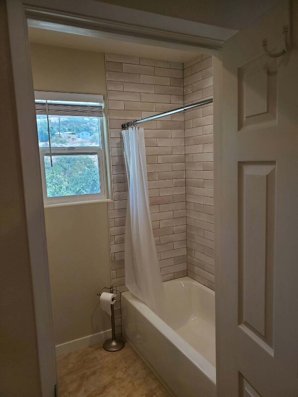 Building Photo - 766 S Grade Rd