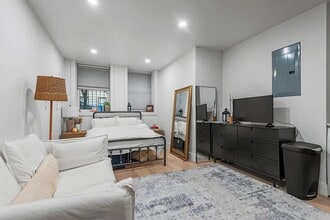 Building Photo - 241 W 75th St