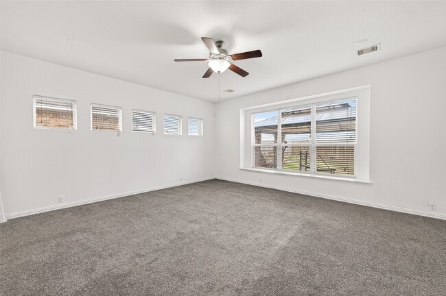 Building Photo - 5519 Jay Thrush Dr