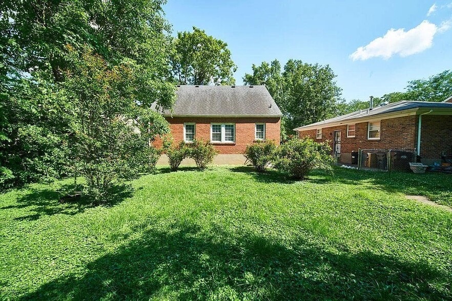 Building Photo - 3509 Warner Ave