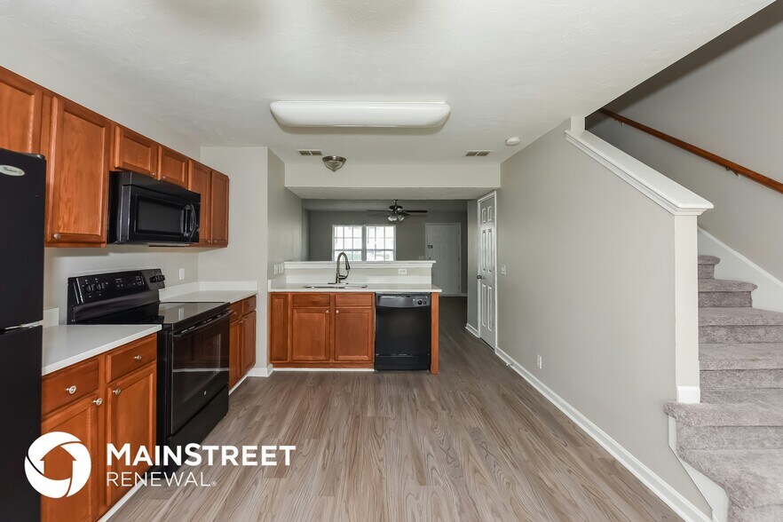Building Photo - 6001 Cullen Dr