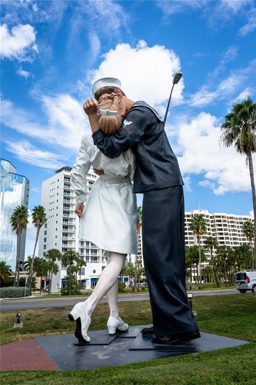 Building Photo - 7193 W Country Club Dr N