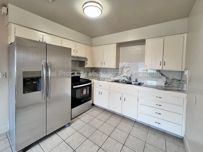 Building Photo - 3338 N Purdue Ave