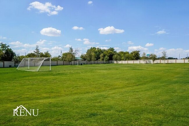 Building Photo - Coming Soon!