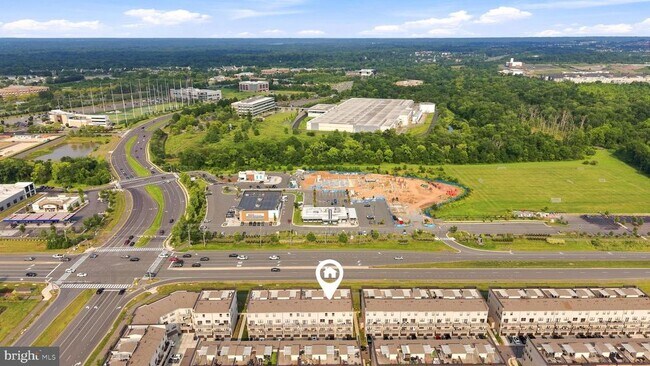 Building Photo - 44824 Tiverton Sq