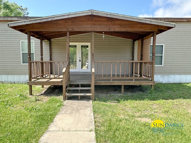 Building Photo - Quaint Mobile Home in Navarre!