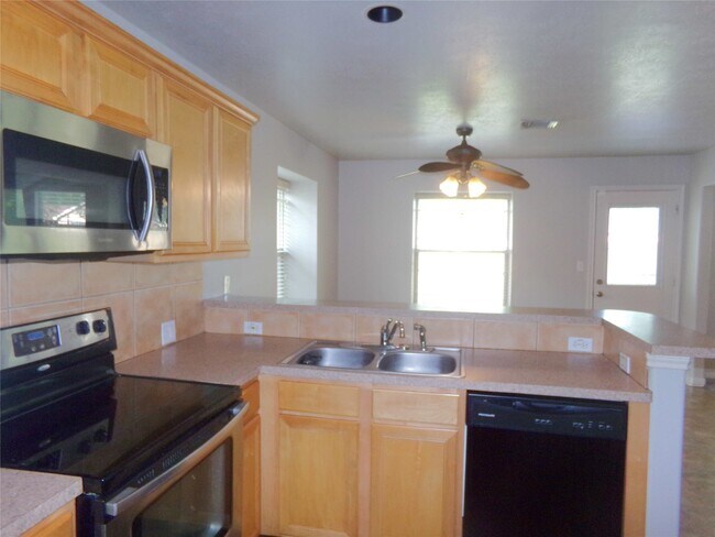 Building Photo - 16810 Deck Ct